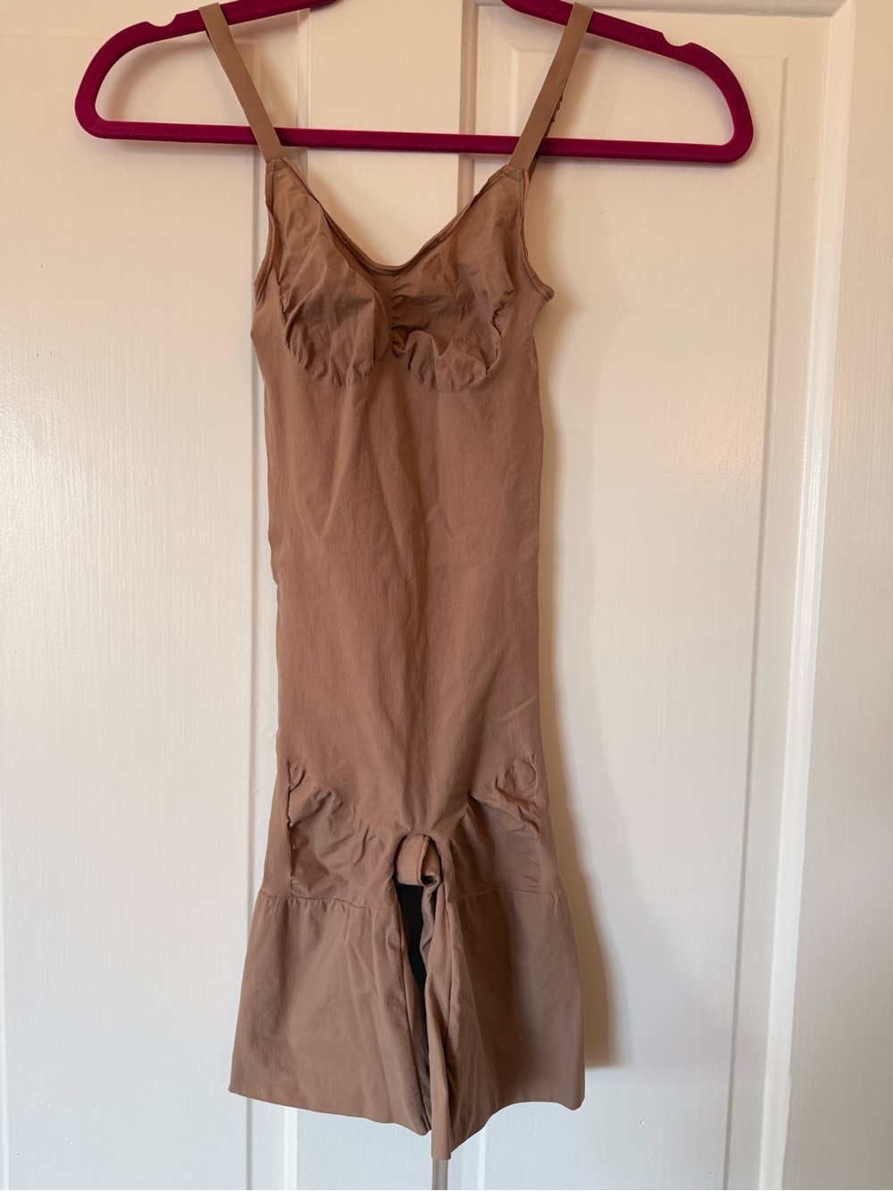 Skims everyday sculpt bodysuit in sienna